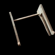 Load image into Gallery viewer, Support de bureau en bambou pour ordinateur – design ergonomique et écologique