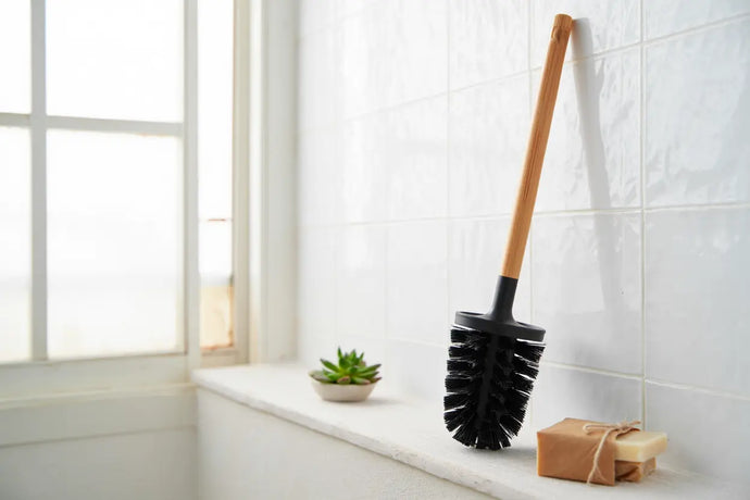 Brosse wc en bambou noir - Élégance naturelle pour votre salle de bain